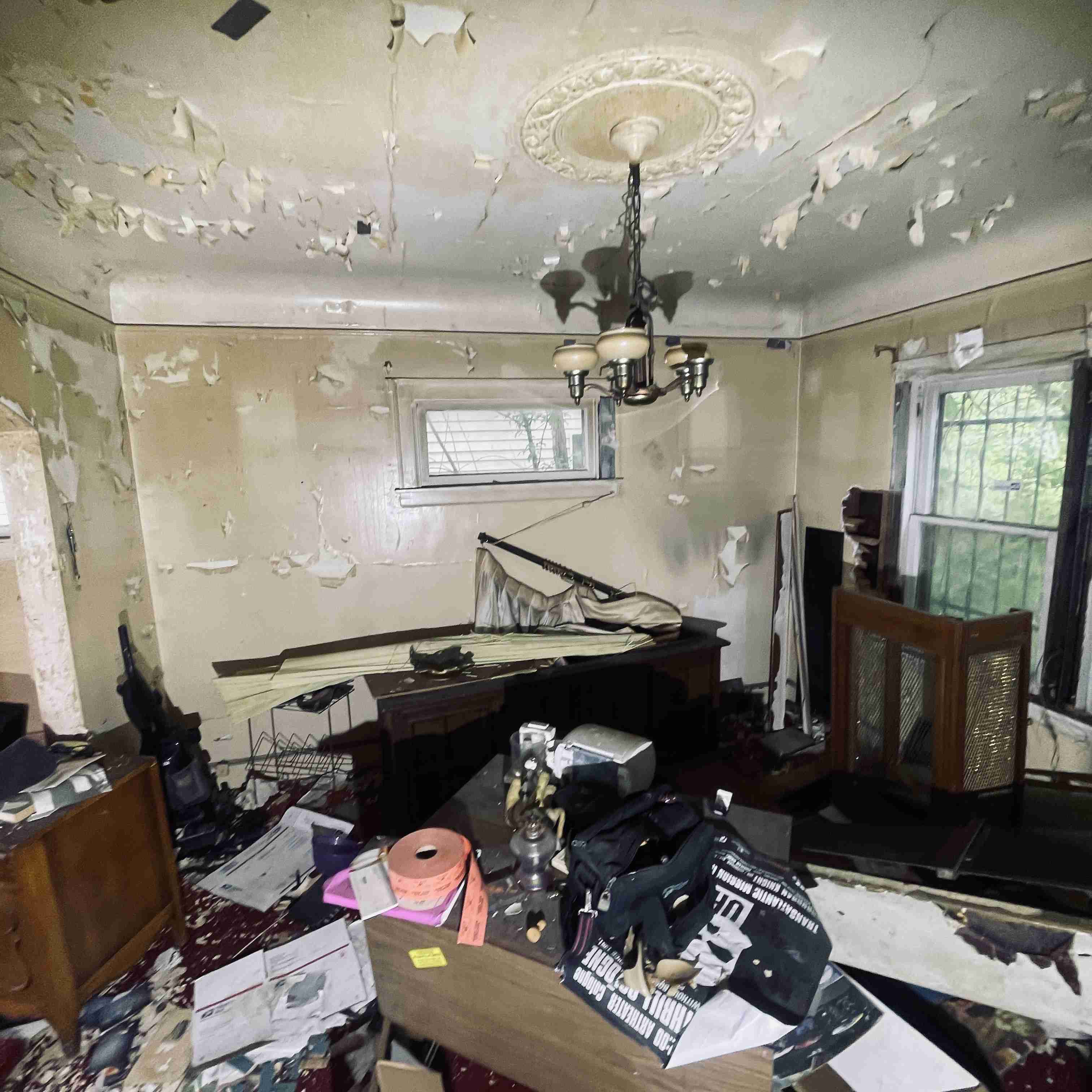 14044 Roselawn (31).jpg